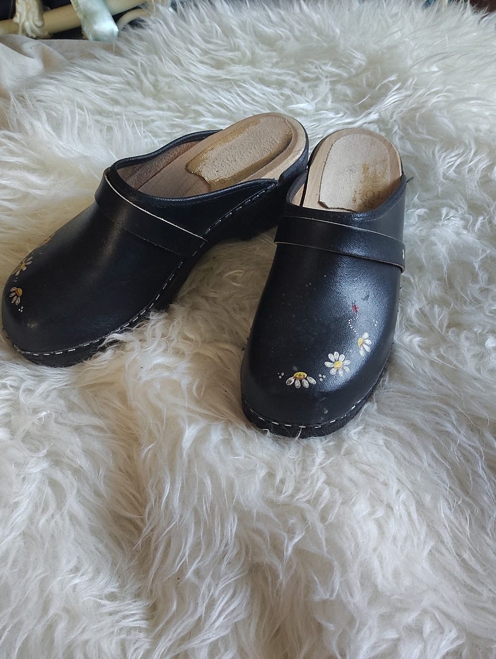 Black Floral-Detail Leather Clog Mules